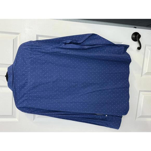 Old Navy Mens The Signature Shirt Size XL Slim Fit Blue - Picture 2 of 5